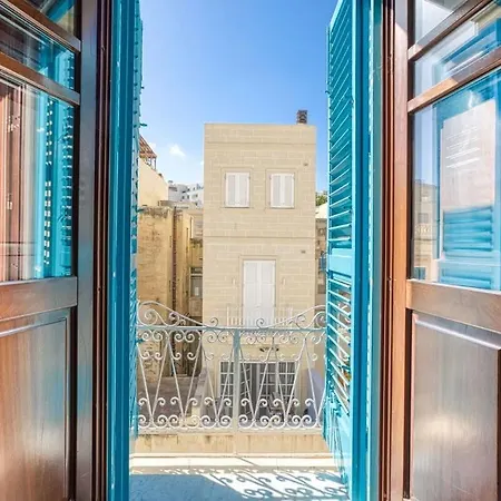 Stylish Loft With Balcony With 2 Min To & Cafes Sliema