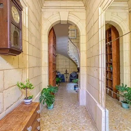 Stylish Loft With Balcony With 2 Min To & Cafes * Sliema