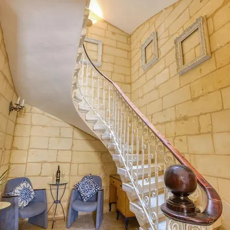 Stylish Loft With Balcony With 2 Min To & Cafes Daire Sliema