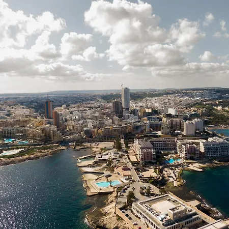 Stylish Loft With Balcony With 2 Min To Beach&cafés Appartamento Sliema
