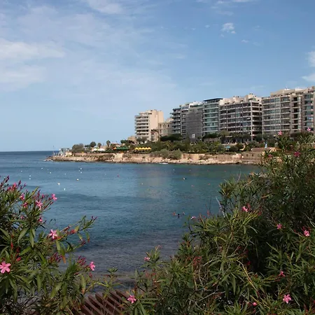 Stylish Loft With Balcony With 2 Min To Beach&cafés Sliema
