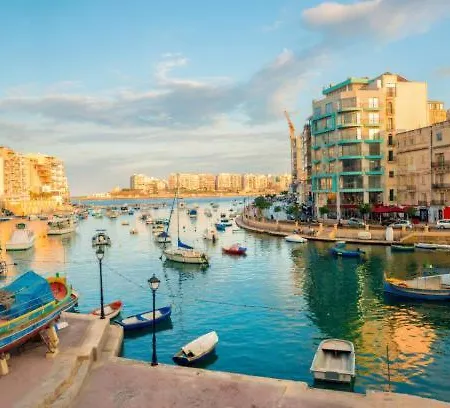 Stylish Loft With Balcony With 2 Min To Beach&cafés * Sliema