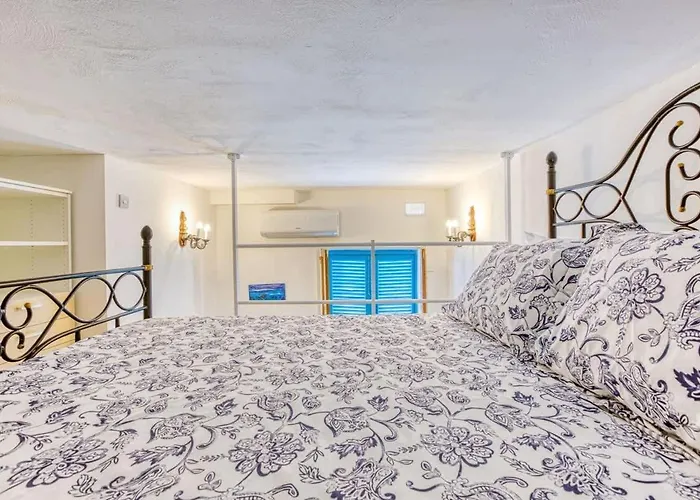 Twentyseven Close To Seafront