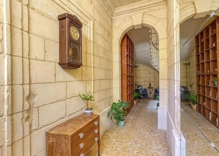 Twentyseven Close To Seafront Apartament