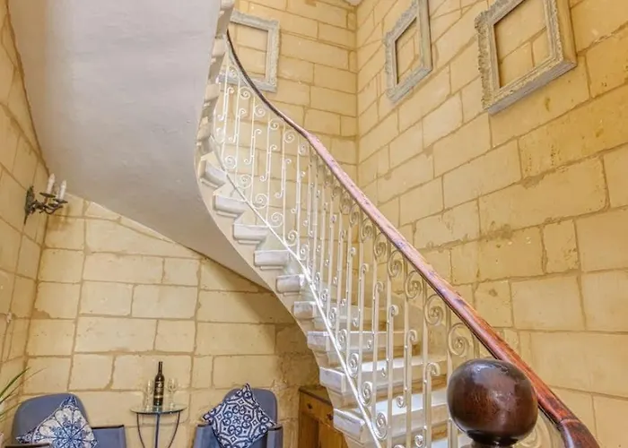 Twentyseven Close To Seafront Apartament Sliema